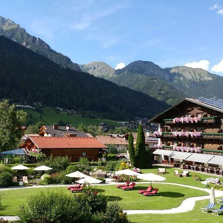 Familien- & Vitalhotel Auenhof Fulpmes Extérieur photo