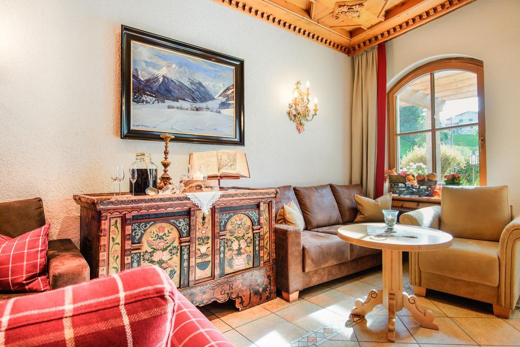 Familien- & Vitalhotel Auenhof Fulpmes Extérieur photo