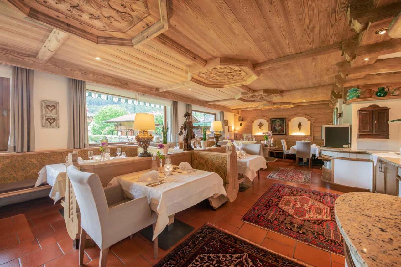 Familien- & Vitalhotel Auenhof Fulpmes Extérieur photo