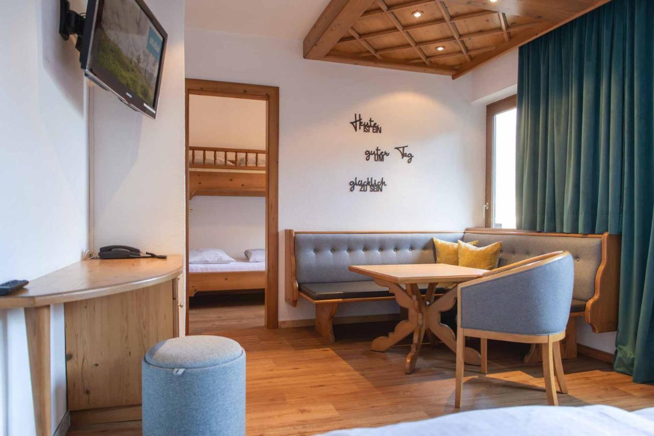 Familien- & Vitalhotel Auenhof Fulpmes Extérieur photo