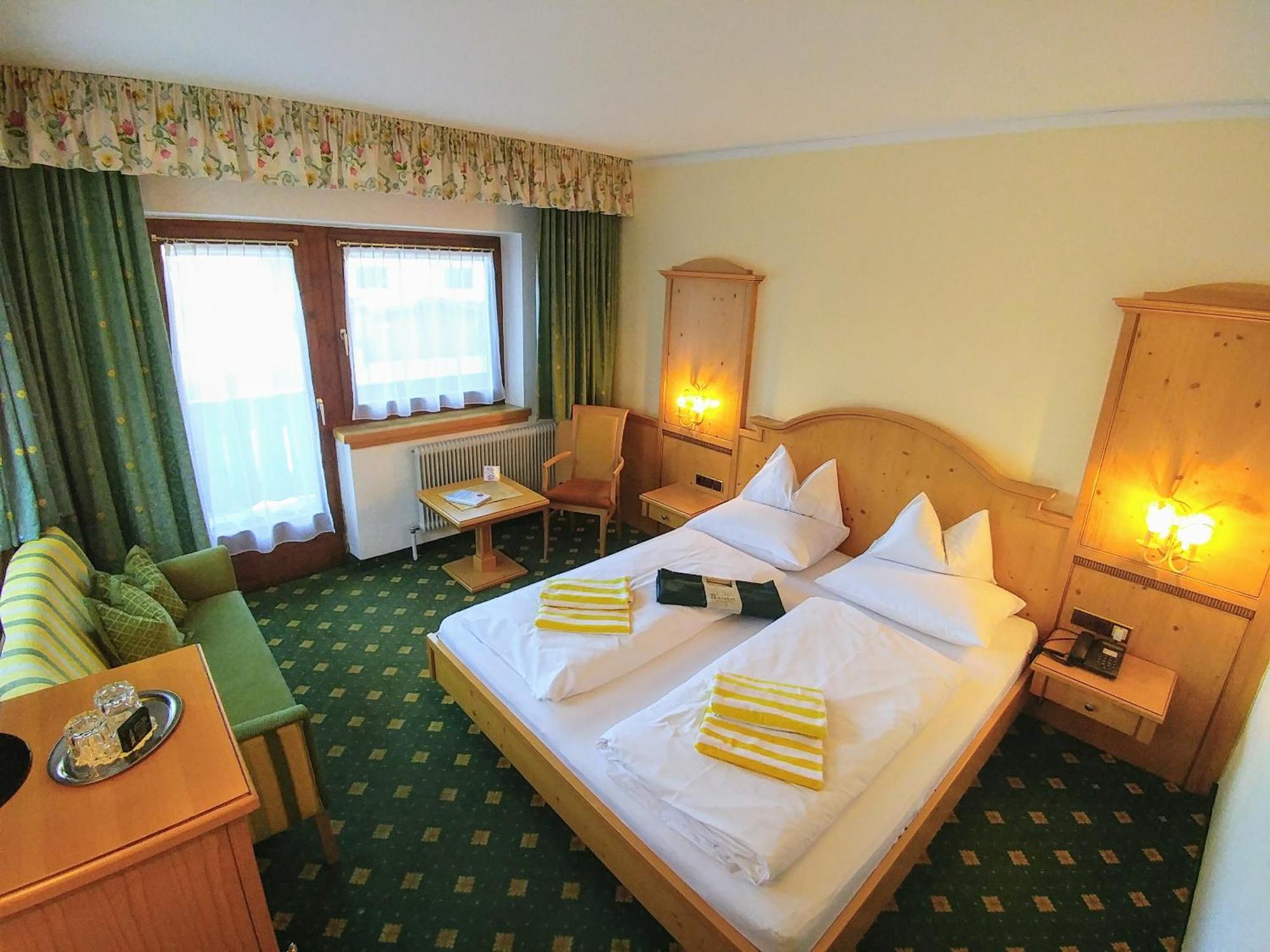 Familien- & Vitalhotel Auenhof Fulpmes Extérieur photo