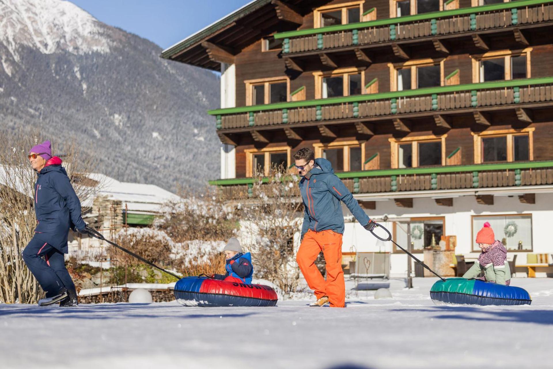 Familien- & Vitalhotel Auenhof Fulpmes Extérieur photo