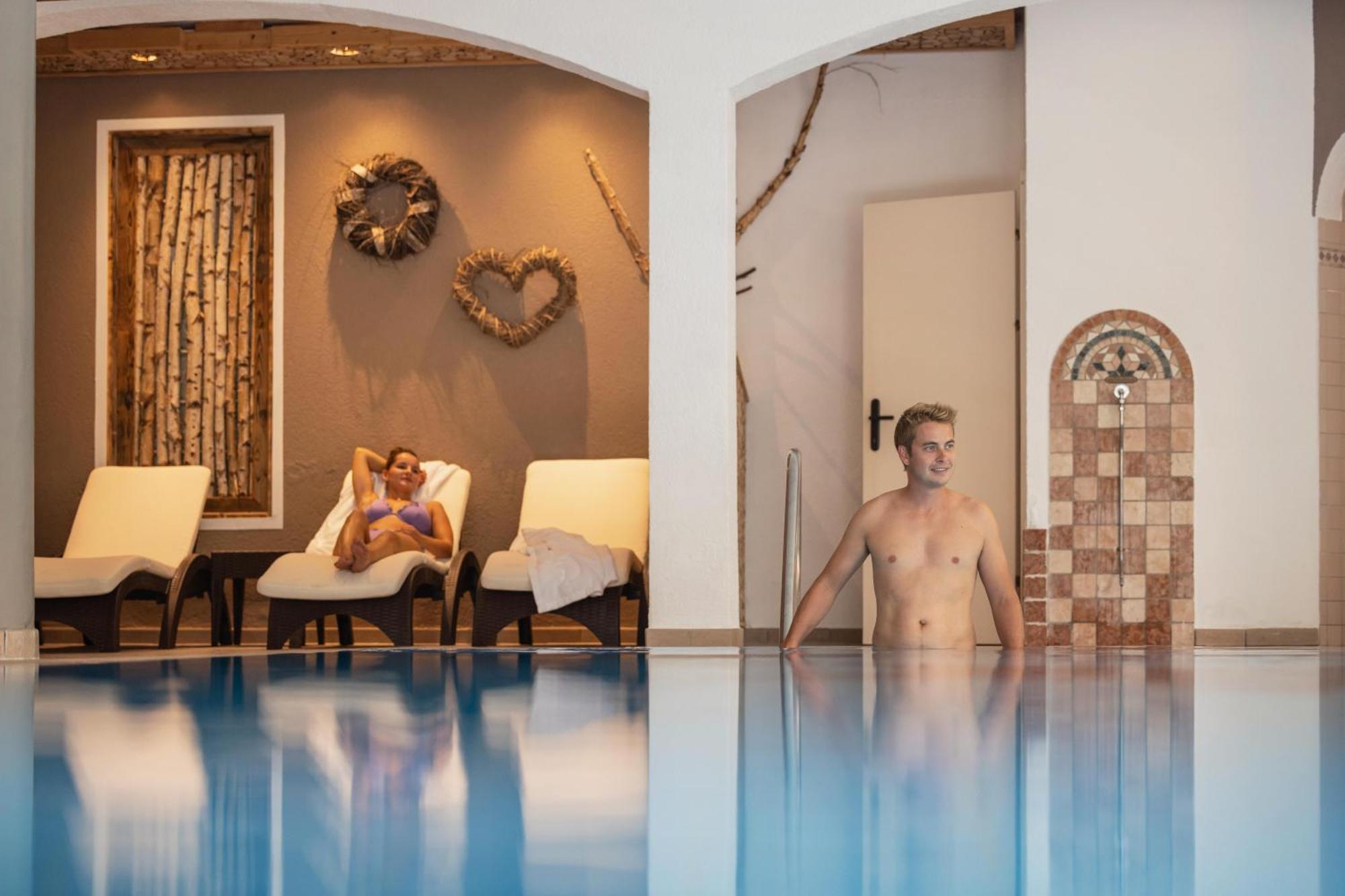 Familien- & Vitalhotel Auenhof Fulpmes Extérieur photo